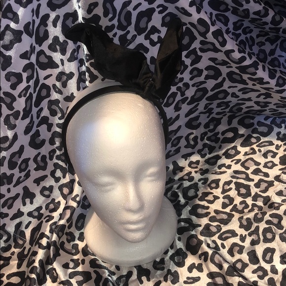 Bunny ears 🖤🐇 - Picture 1 of 2